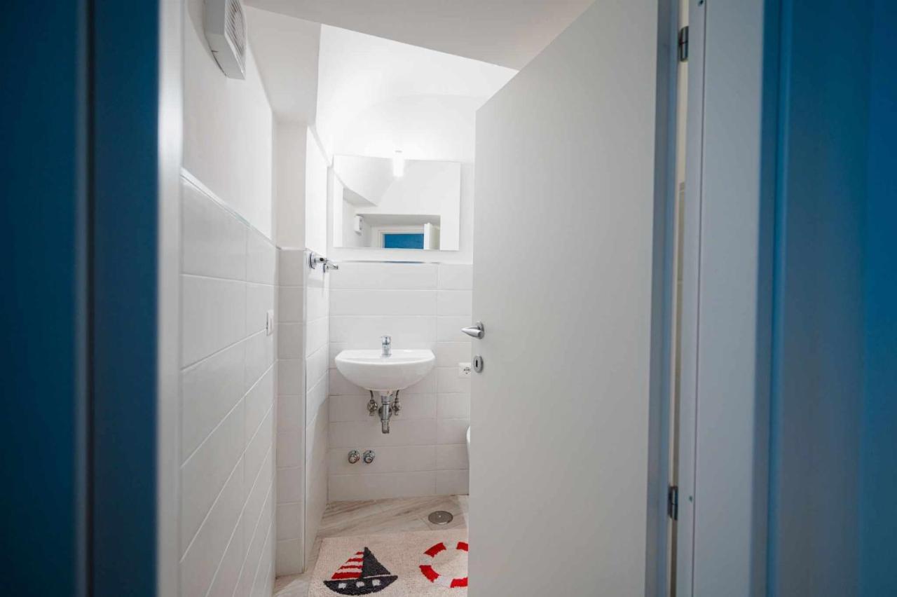 White Amalfi Centro Storico By Italianhost Apartment Luaran gambar